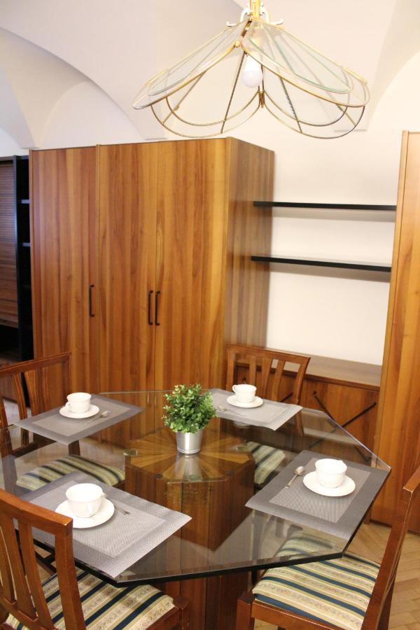 Appartamento Al Castello Trento Luaran gambar