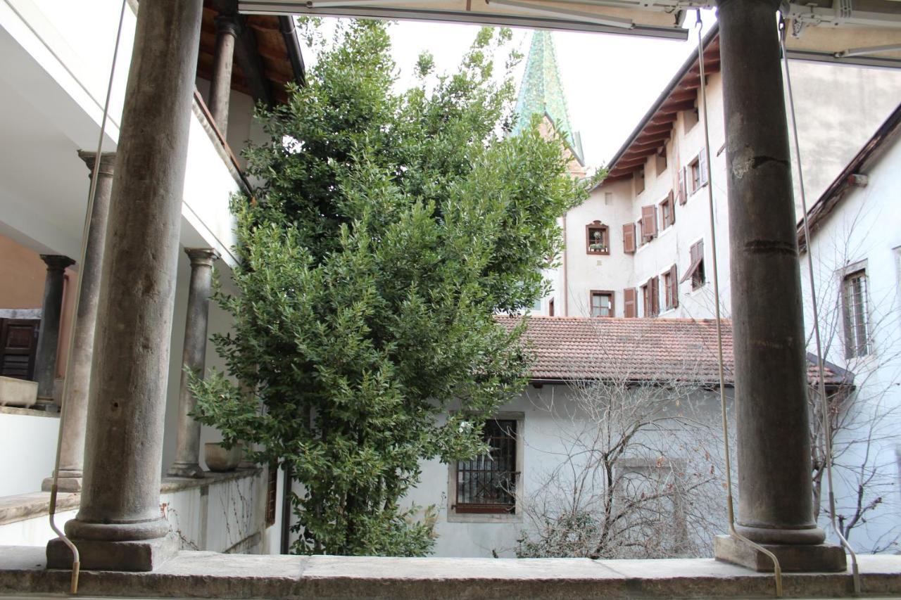Appartamento Al Castello Trento Luaran gambar