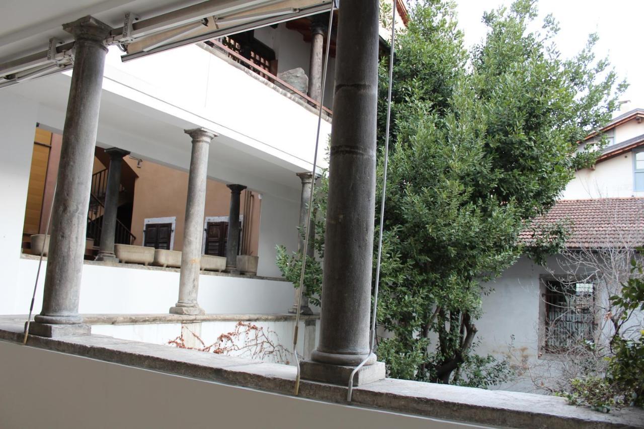 Appartamento Al Castello Trento Luaran gambar